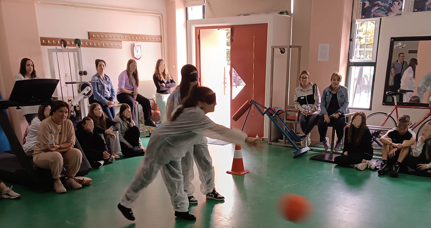 Κοζάνη: Μαθητές του 1ου ΓΕΛ έπαιξαν goalball με μάτια κλειστά και άνοιξαν δρόμο στη συμπερίληψη