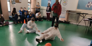 1ο ΓΕΛ Κοζάνης: Μαθητές έμαθαν το goalball, ένα παιχνίδι που απευθύνεται σε τυφλά άτομα