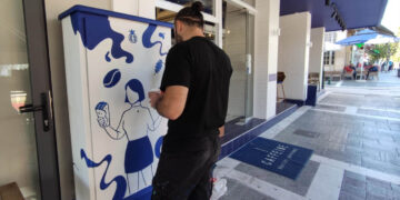 Ακόμη ένα καφάο μεταμορφώνεται σε έργο τέχνης στην Πτολεμαΐδα (Φωτογραφίες)
