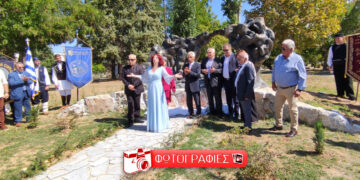 Συγκίνηση στην Πτολεμαΐδα: Αποκαλυπτήρια του νέου Μνημείου Προσφύγων Μικρασιατικής Καταστροφής 1922