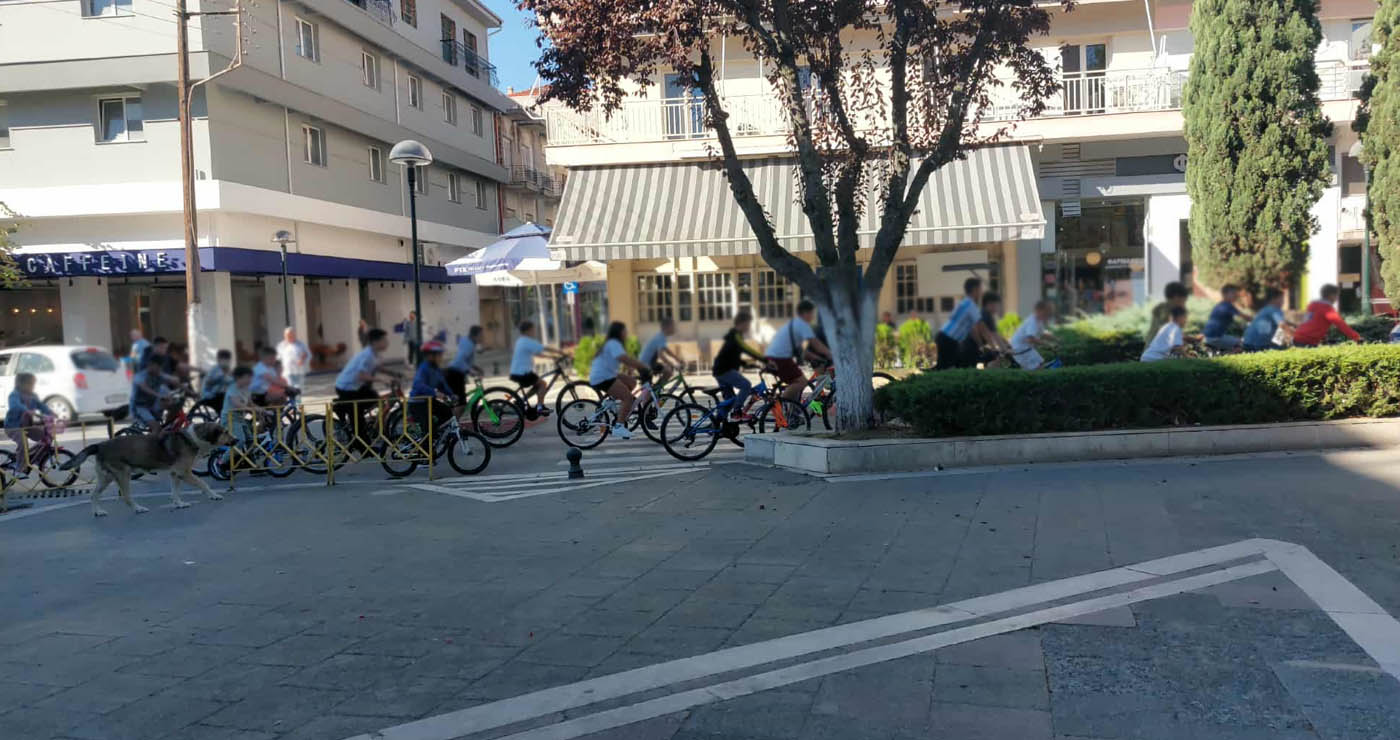 Παιδιά της Πτολεμαΐδας «κατέλαβαν» τους δρόμους με ποδήλατα στην Ευρωπαϊκή Εβδομάδα Κινητικότητας