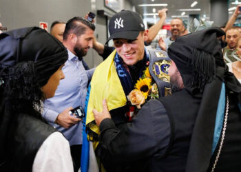 Κουγιουμτσίδης: Με ποντιακές λύρες και νταούλια υποδέχτηκαν τον παγκόσμιο πρωταθλητή