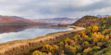 Όταν το Φθινόπωρο καθρεφτίζεται στις Πρέσπες