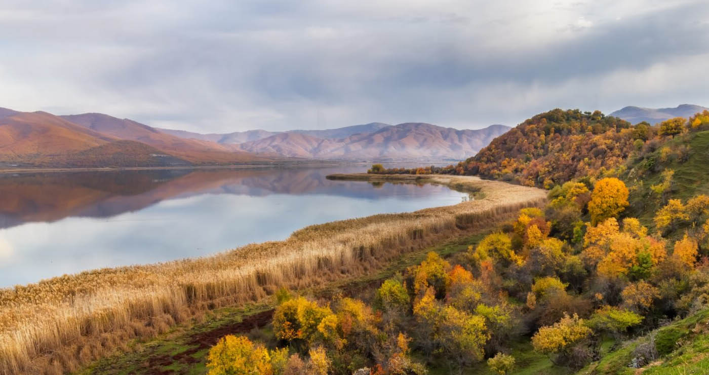 Όταν το Φθινόπωρο καθρεφτίζεται στις Πρέσπες
