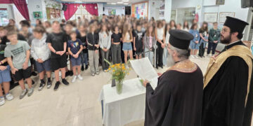 Πραγματοποιήθηκε ο Αγιασμός στα 3ο Γελ – 2ο & 4ο Γυμνάσια Πτολεμαΐδας – Αισθητή η μείωση του αριθμού των μαθητών (ρεπορτάζ της Κούλας Πουλασιχίδου)