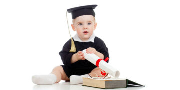 Lingua Franca: ΕΚΠΤΩΣΕΙΣ – Γράφει ο Ζήσης Παπαμιχαήλ