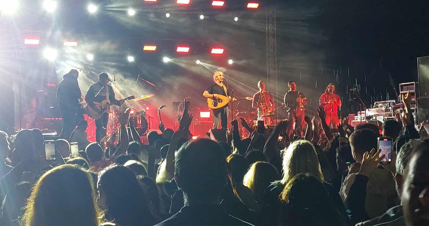 Γέμισε το Ανοιχτό Θέατρο Ποντοκώμης στη μεγάλη συναυλία του Γιάννη Χαρούλη (Βίντεο+Φώτο)