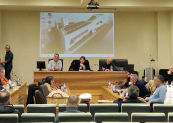 Στον… πάγκο το Δημοτικό Συμβούλιο Κοζάνης από τη δημοτική αρχή- Στέλνει ειλημμένη απόφαση προς έγκριση για τις αθλητικές εγκαταστάσεις