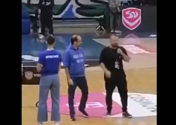 Ο διευθυντής του Μουσικού Γυμνασίου Πτολεμαΐδας σούταρε για 500 ευρώ στο Ηρακλής–ΑΕΚ! (Βίντεο)