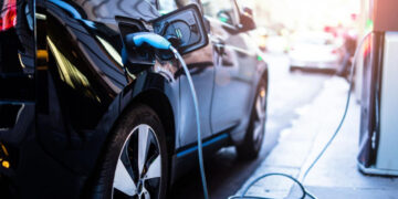 Έρχεται το Κοινωνικό Leasing -Ποιοι Έλληνες θα αποκτήσουν ηλεκτρικό αυτοκίνητο με μόνο 50 ευρώ το μήνα