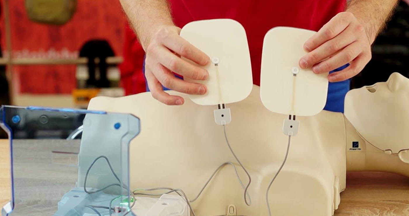 200 νέοι απινιδωτές σε δημόσιους χώρους στη Δυτική Μακεδονία – Επεκτείνεται το δίκτυο διάσωσης