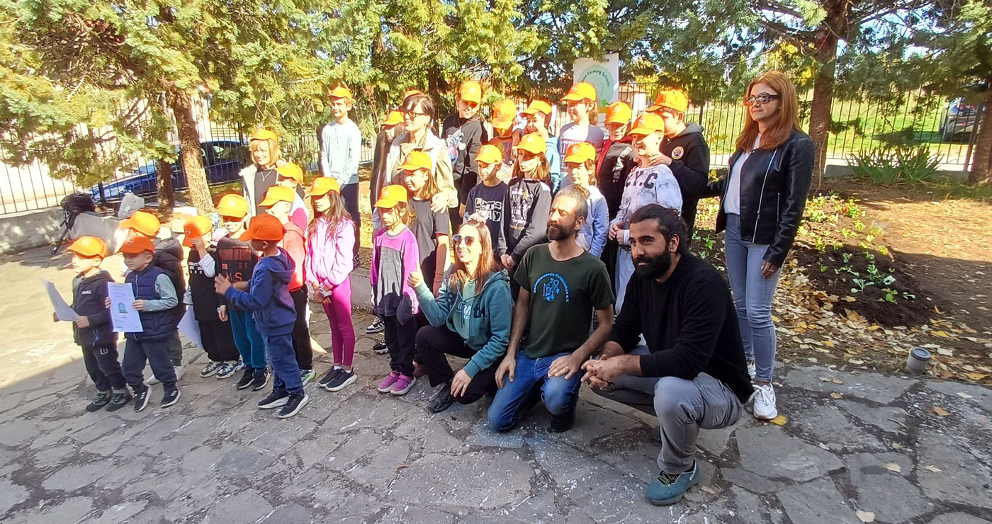 Οι μικροί μαθητές της Ασβεστόπετρας δημιούργησαν σχολικό κήπο με χαμηλό αποτύπωμα άνθρακα (Βίντεο+Φώτο)