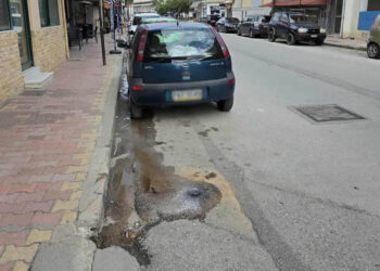 ΕΚΤΑΚΤΟ: “Έσκασε” αγωγός της τηλεθέρμανσης επί της Οδού Παυλίδη Αδαμοπούλου – Διαρροή υδάτων στο σημείο ( ρεπορτάζ της Κούλας Πουλασιχίδου )