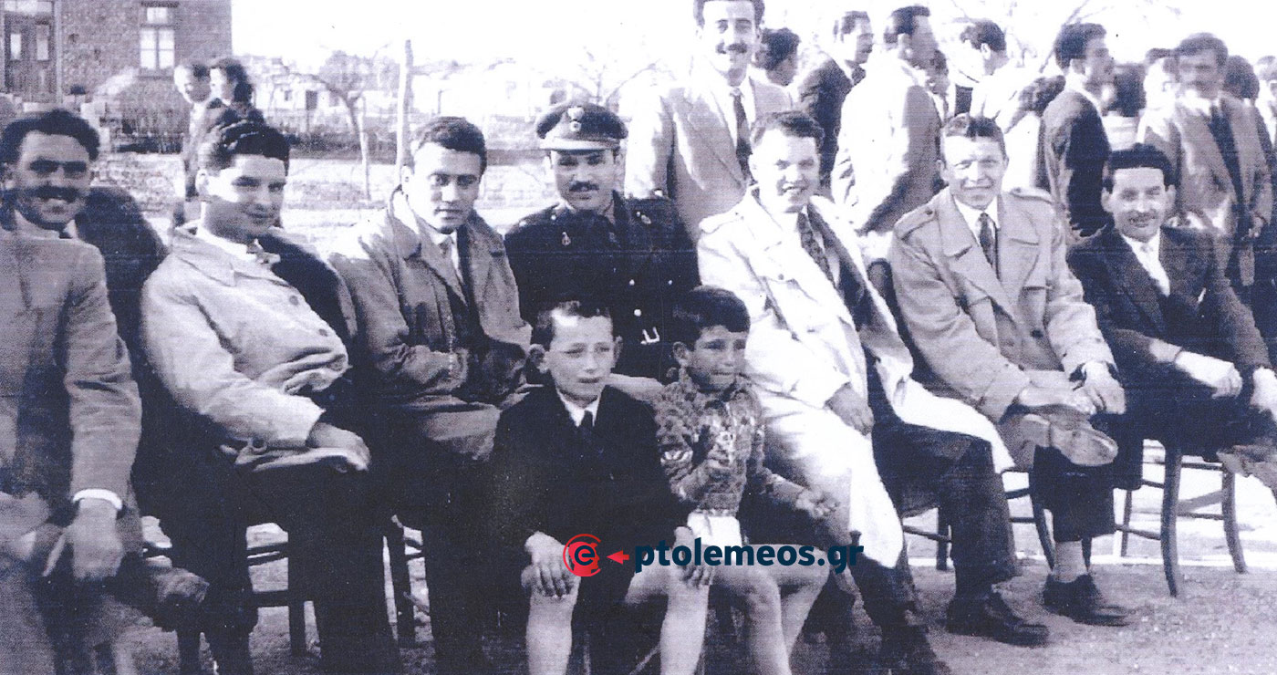 Γήπεδο Πτολεμαϊδος 1954, παρακολουθώντας τον αγώνα του Θρυλικού ΑΡΗ – Από τη στήλη του Γ. Καζαντζή στον ΠΑΛΜΟ