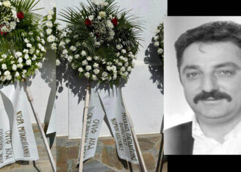 Στεφάνια από Ντόρα Μπακογιάννη, Μιχάλη Παπαδόπουλο και Νέα Δημοκρατία για τον Κυριάκο Τσανακτσίδη