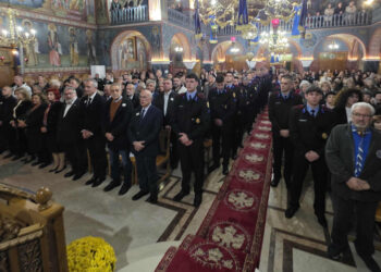 Μέγας Πανηγυρικός Αρχιερατικός Εσπερινός στον ΚΑΤΑΜΕΣΤΟ εορτάζοντα Ιερό Ναό Αγίας Σκέπης Πτολεμαΐδας! (ρεπορτάζ της Κούλας Πουλασιχίδου)