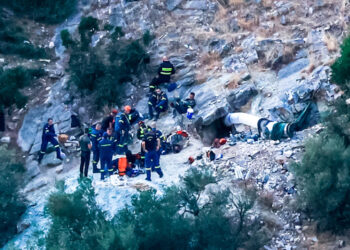 Επί 12 ώρες προσπαθούσαν να απεγκλωβίσουν τον 53χρονο στη Λάρισα – Πώς έγινε η τραγωδία, τι έψαχνε στη σπηλιά