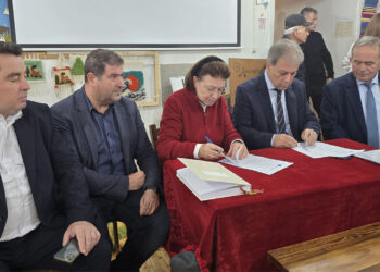 Η Λ. Μενδώνη υπέγραψε τη συντήρηση του Ι.Ν. Αγ. Νικολάου Κοζάνης και του Γεφυριού του Πασά στα Γρεβενά (Βίντεο)