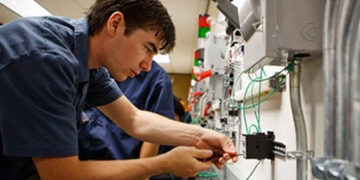 14.116 θέσεις μαθητείας για το 2025-2026 – Αυξημένο ενδιαφέρον από επιχειρήσεις και φορείς