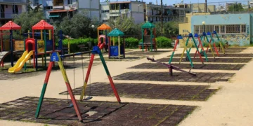 4χρονη έφυγε από νηπιαγωγείο και βρέθηκε μόνη στον δρόμο