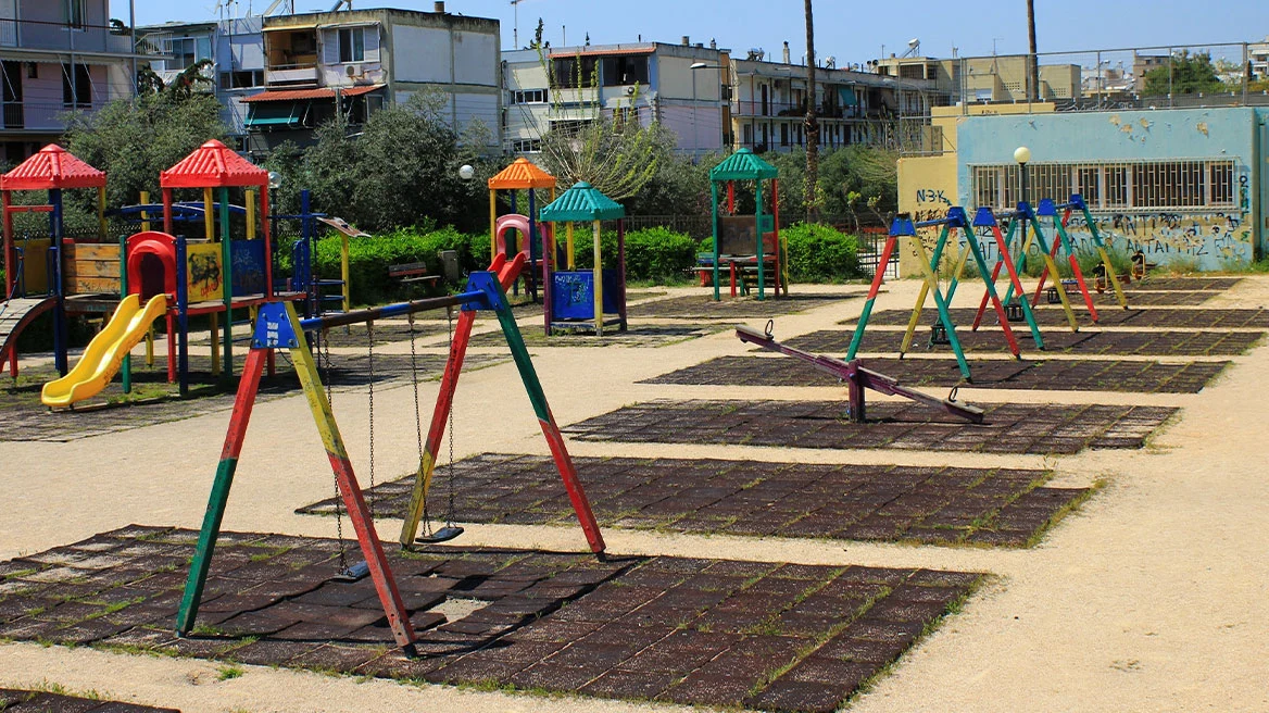 4χρονη έφυγε από νηπιαγωγείο και βρέθηκε μόνη στον δρόμο