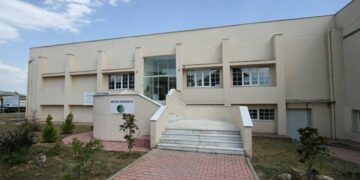 Πτολεμαΐδα: 5 χρόνια κλειστό το Παλαιοντολογικό Μουσείο – Αντιπαράθεση στο Δ.Σ. και αγωνία για τα εκθέματα