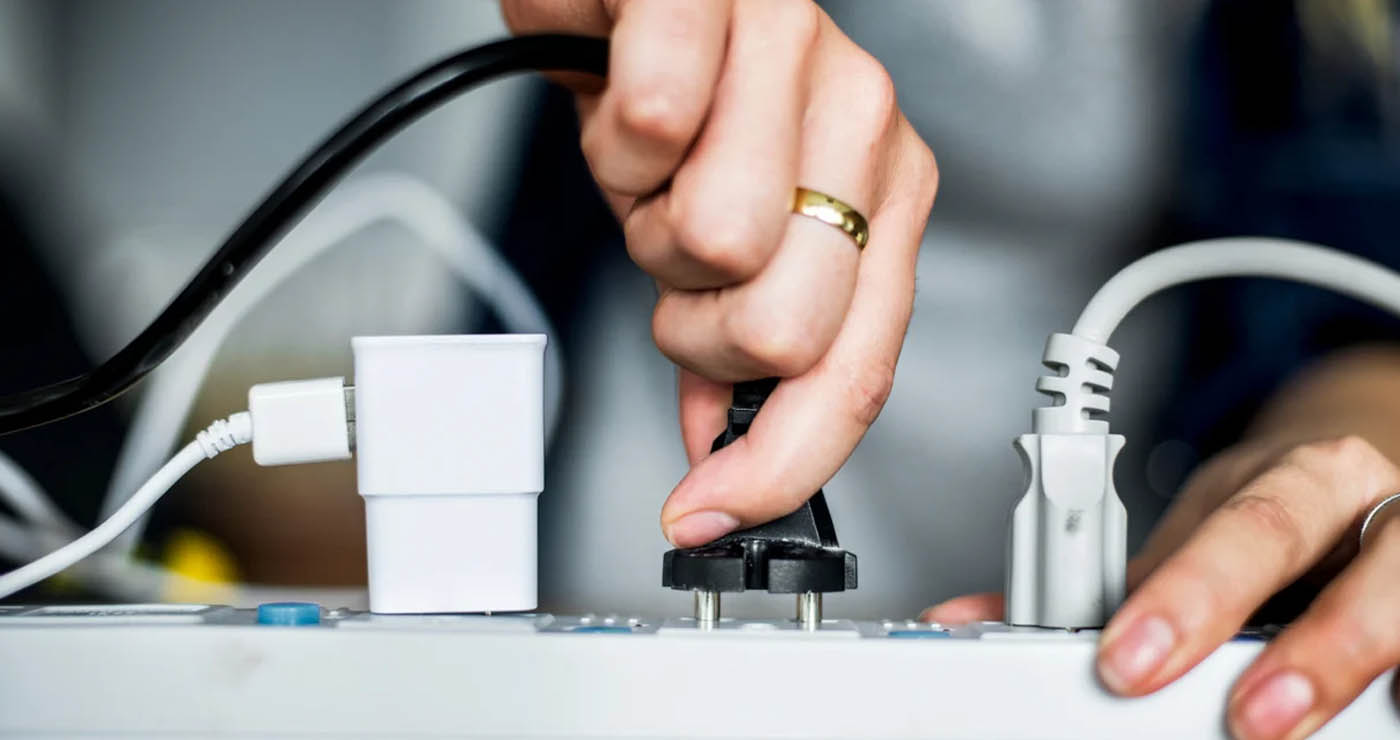 Αυτές είναι οι τρεις συσκευές που δεν πρέπει ποτέ να τις συνδέεται με πολύπριζο -Υπάρχει κίνδυνος πυρκαγιάς