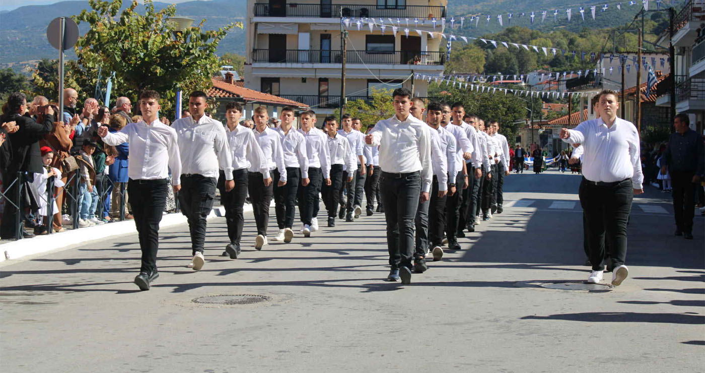 Παρέλαση για τα 113 χρόνια από την Απελευθέρωση των Σερβίων (Φωτογραφίες )