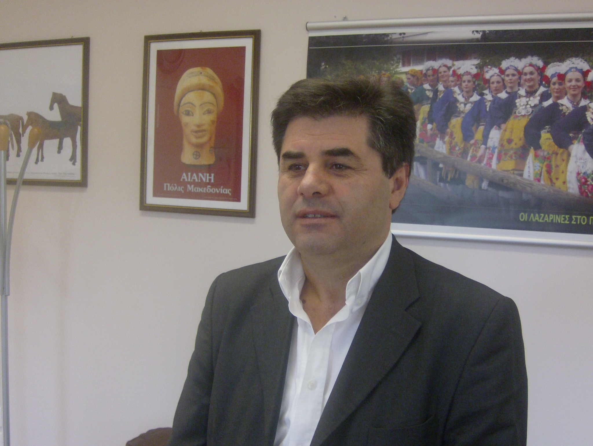 Δήμαρχε που υποσχόσουνα και λόγο δεν εκράτεις(του Γιώργου Τζέλλου)