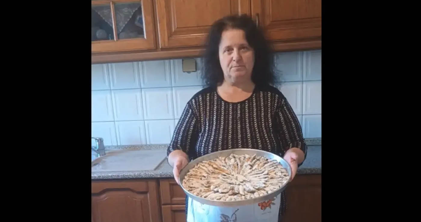Viral η κυρία Βασιλική από τις Πρέσπες που παρουσιάζει φαγητά, αλλά… κρύβει τις συνταγές – Δείτε βίντεο