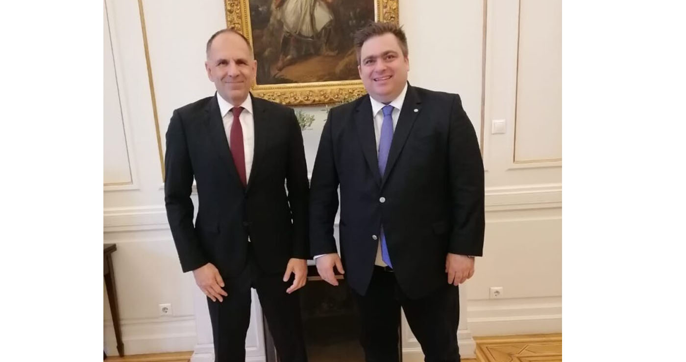 Συνάντηση του Προέδρου της ΚΕΕΕ Γιάννη Βουτσινά με τον Υπουργό Εξωτερικών Γιώργο Γεραπετρίτη