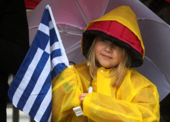 28η Οκτωβρίου: Με τι καιρό θα γίνουν οι παρελάσεις, πού θα χρειαστεί ομπρέλα