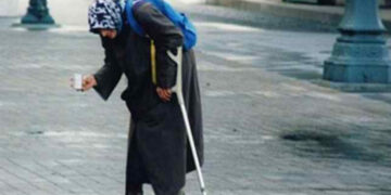 Προσοχή στην Πτολεμαΐδα: Ηλικιωμένη Ρομά προσπαθεί να εξαπατήσει πολίτες με δόλιο τρόπο