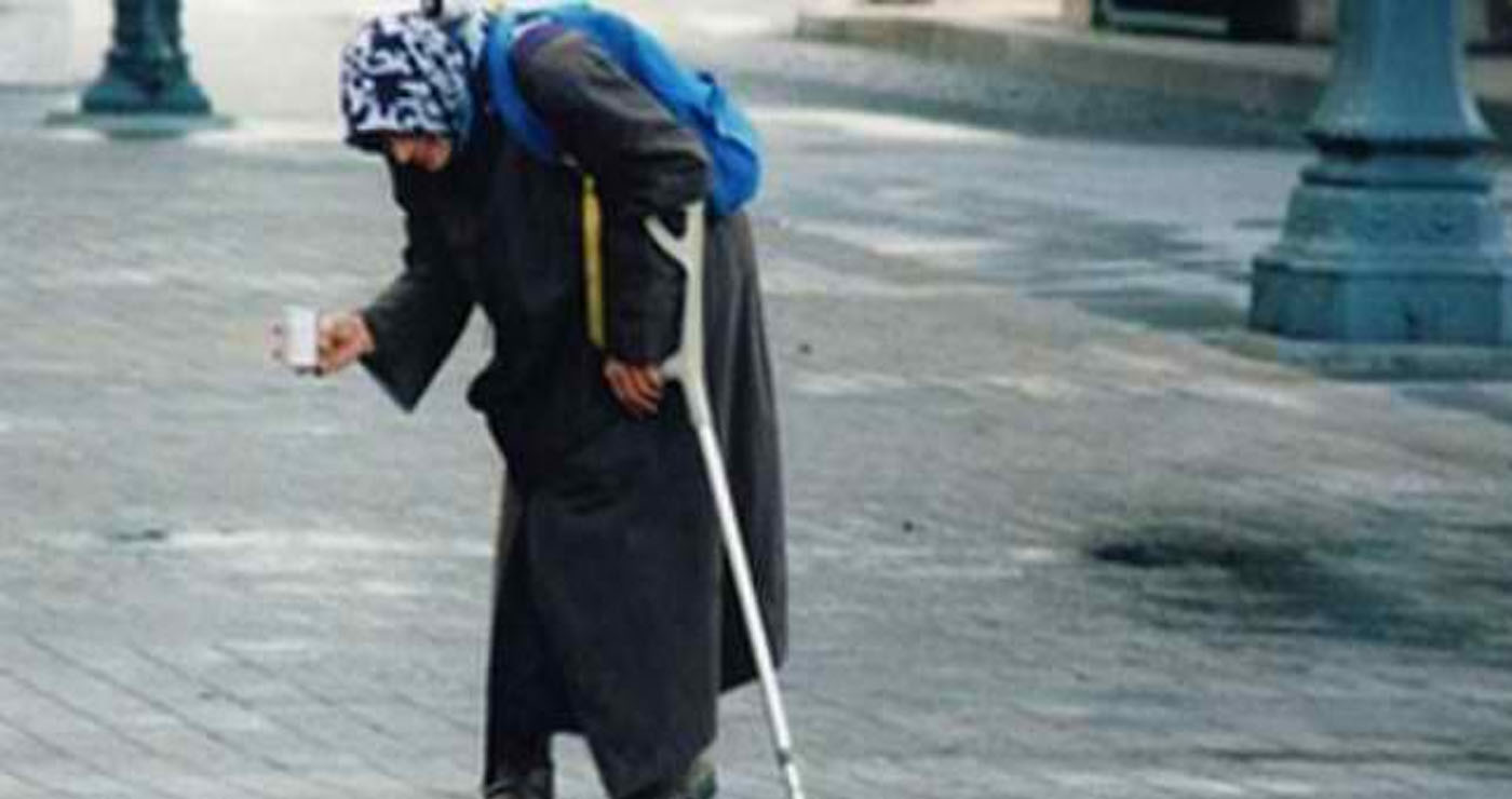 Προσοχή στην Πτολεμαΐδα: Ηλικιωμένη Ρομά προσπαθεί να εξαπατήσει πολίτες με δόλιο τρόπο