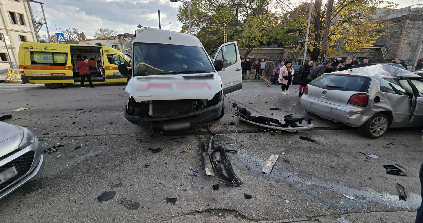 Πτολεμαΐδα: Σοβαρότατο τροχαίo ατύχημα αυτή τη στιγμή στο Yδραγωγείο (Φωτογραφίες)