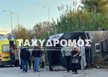 Εκτροπή λεωφορείου με 40 επιβάτες – Στο νοσοκομείο 14 ελαφρά τραυματίες