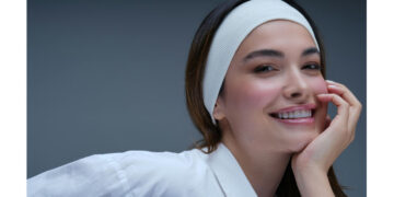 3 καθημερινές συνήθειες που επηρεάζουν το χρώμα των δοντιών