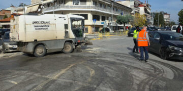 Άμεση η παρέμβαση των συνεργείων του Δήμου Εορδαίας για τον καθαρισμό στο σημείο του τροχαίου (της Κούλας Πουλασιχίδου)