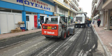 Ασφαλτοστρώνεται σε όλο το μήκος της η Οδός Καυκάσου στην Πτολεμαΐδα (ρεπορτάζ της Κούλας Πουλασιχίδου)