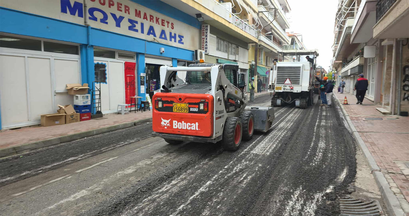 Ασφαλτοστρώνεται σε όλο το μήκος της η Οδός Καυκάσου στην Πτολεμαΐδα (ρεπορτάζ της Κούλας Πουλασιχίδου)