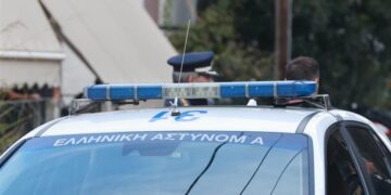 Μενίδι: 14χρονη παρουσιάστηκε στο Αστυνομικό Τμήμα με έμβρυο τυλιγμένο σε εφημερίδα