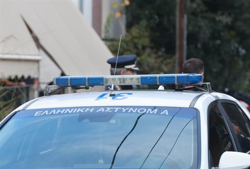 Μενίδι: 14χρονη παρουσιάστηκε στο Αστυνομικό Τμήμα με έμβρυο τυλιγμένο σε εφημερίδα