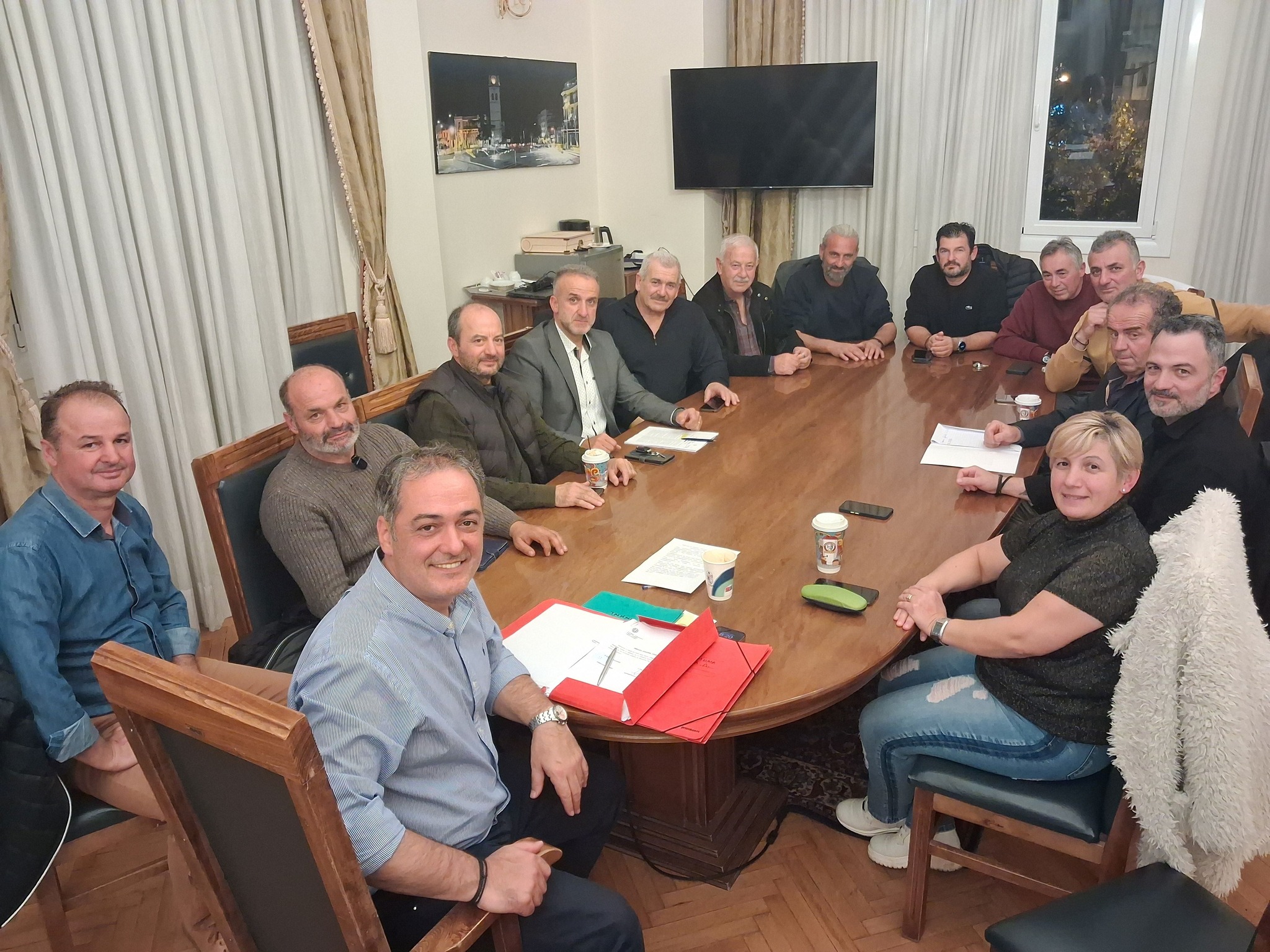 Copy- paste δεσμεύσεις και θολά επιχειρήματα Κοκκαλιάρη στους Προέδρους των χωριών για τα 630.000 ευρώ από τις ΑΠΕ