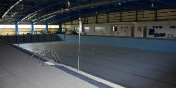 Μπετά το 2006, πρώτες βουτιές το… 2026: Ιστορία γραφειοκρατικής τρέλας για το κολυμβητήριο της Φλώρινας