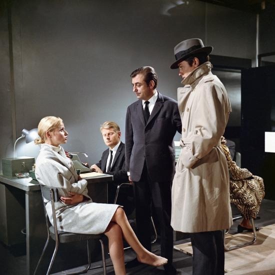 le-samourai-by-jean-pierre-melville-with-nathalie-delon-francois-perier-alain-delon-1967-photo_u-l-q_compressed.jpg