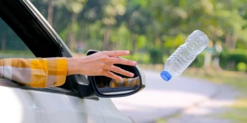 Νέος ΚΟΚ: Τέλος και στη ρίψη απορριμμάτων από το παράθυρο – Οι ποινές και τα πρόστιμα