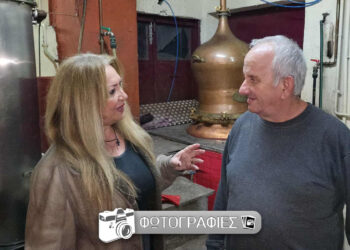 “Ιεροτελεστία” η απόσταξη του τσίπουρου στο ιστορικό παραδοσιακό ΚΑΖΑΝΙ του Στέργιου Οικονομάκη της  Πτολεμαΐδας! (ρεπορτάζ της Κούλας Πουλασιχίδου)