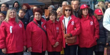 Το ΠΤ Ελληνικού Ερυθρού Σταυρού Πτολεμαΐδας έδωσε το “παρών “στην τελετή υποδοχής της “Ολυμπιακής Φλόγας” στην Κεντρική Πλατεία της Πόλης. (της Κούλας Πουλασιχίδου)