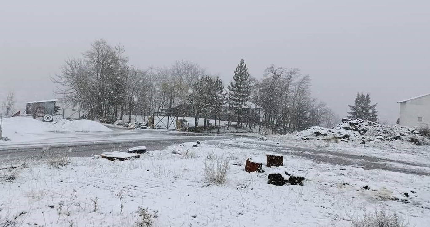 Λευκή μαγεία: Όμορφες εικόνες από τη χιονισμένη Σαμαρίνα Γρεβενών