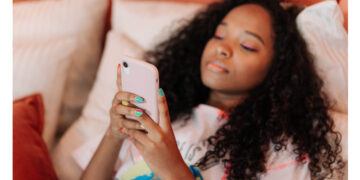 Ανιχνεύστε τον διαδικτυακό εκφοβισμό Νωρίς – Ένας οδηγός για Γονείς